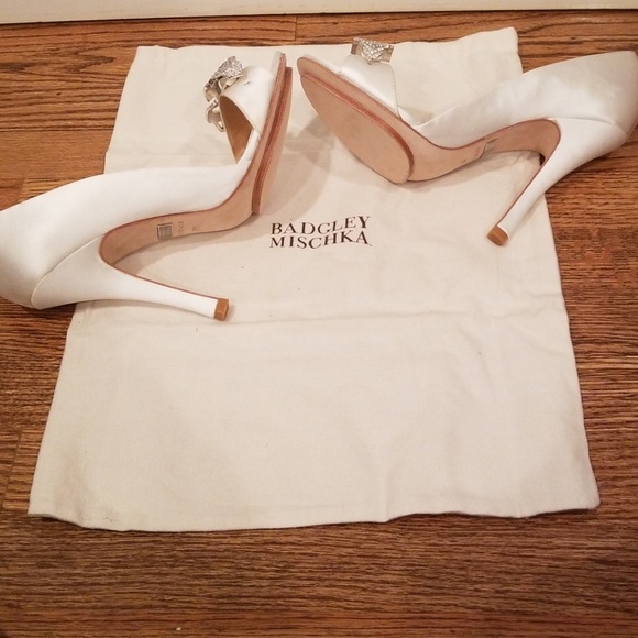 Badgley Mischka Cocktail Shoes White Satin - Picture 4 of 8